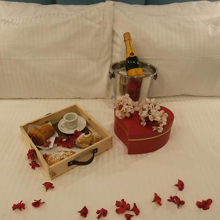 ホテル Luxury Masaniello ナポリ エクステリア 写真